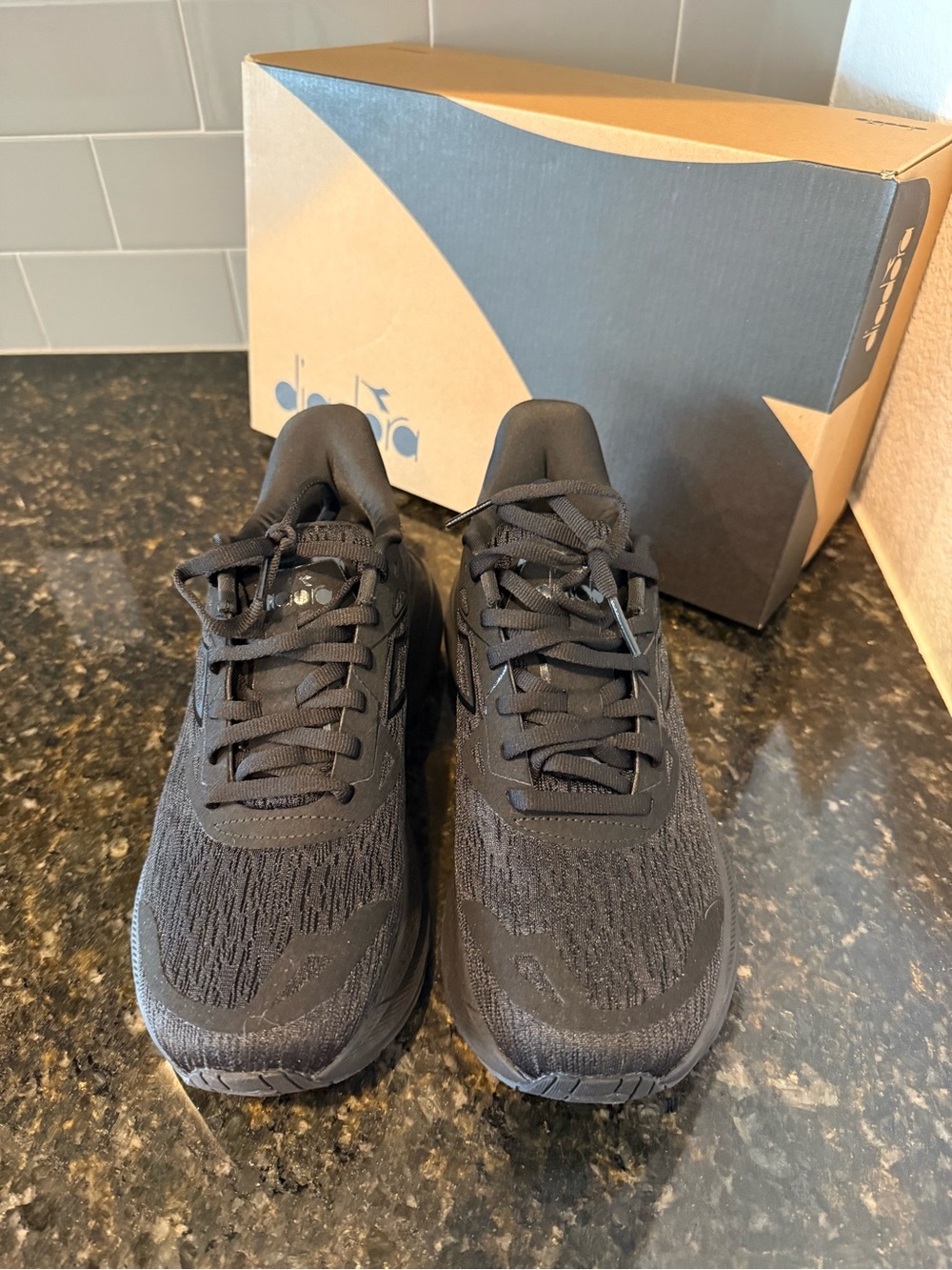 Diadora ddattivo Nucleo 2 women’s running shoes black on black - Picture 2 of 6
